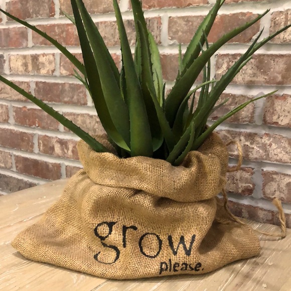 “Grow Please” Burlap Sack - Picture 2 of 9